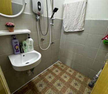 Bayan Lepas Apartamento | 2br bayan lepas 1car park Malaysian guest only