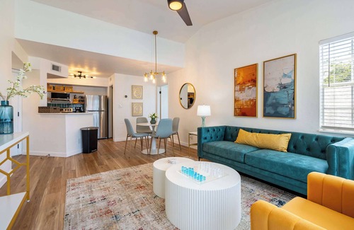 Ocean Side Village Apartamento | 2BR Beach Getaway - Pool, Gym, Near Space Coast