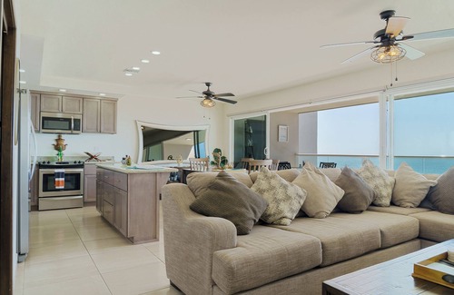 Rosarito Condominio | Retiro de playa de 2 dormitorios con vistas increíbles / piscinas y jacuzzis.