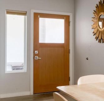 Belmont Apartamento | 2BR Bohemian Oasis - Food & Craft Beer Lovers