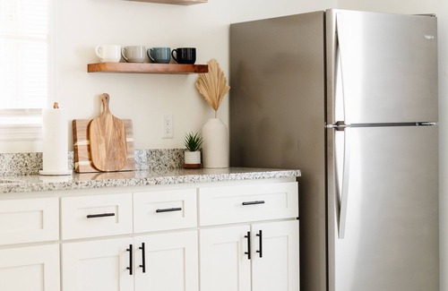 Midtown Casa | 2BR Boho Vintage Gem Close Hospitals & Downtown
