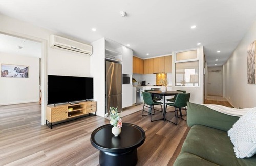 Adelaide Central Business District Apartamento | 2BR CBD Apt. Swimming Pool/Sauna/SPA/CBD