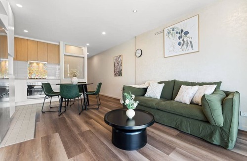 Adelaide Central Business District Apartamento | 2BR CBD Apt. Swimming Pool/Sauna/SPA/CBD