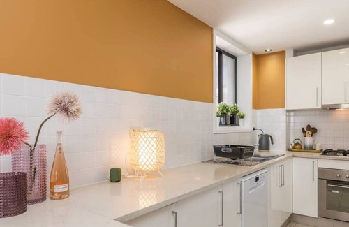 Parramatta Apartamento | 2 Bedroom 2 Bathroom Apt with Balcony and Parking
