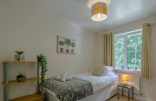 Bowthorpe Casa | 2br Chapel Break Parking Kitchen Fast Wifi
