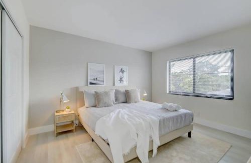 Imperial Point Apartamento | 2BR Coastal Getaway!