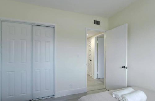 Imperial Point Apartamento | 2BR Coastal Getaway!