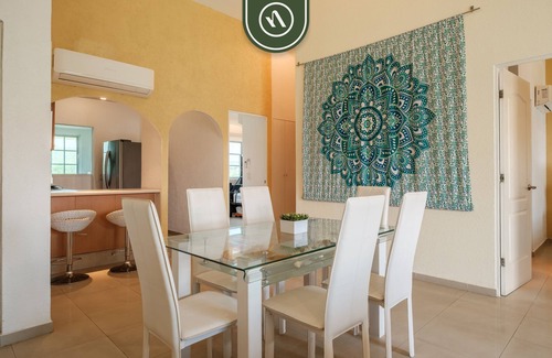 Puerto Marqués Apartamento | 2BR Condo in Acapulco with Private Patio - Pool