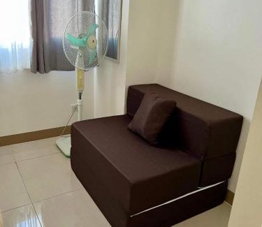 Las Pinas Apartamento | 2br condo in Southmall Las Pinas 25 mins to NAIA - 709T3