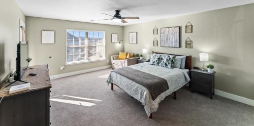 Branson West Casa | 2BR Condo - Near SDC - 2 Pools - Golf Onsite - FREE TICKETS INCLUDED - SB 9-5