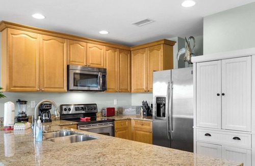 Upper Grand Lagoon Condominio | 2BR Condo w/ Pool & Lagoon View