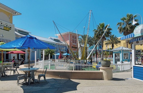 Upper Grand Lagoon Condominio | 2BR Condo w/ Pool & Lagoon View