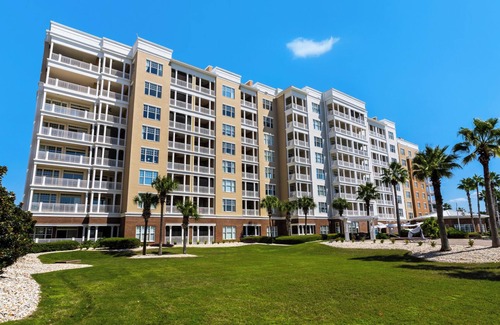 Upper Grand Lagoon Condominio | 2BR Condo w/ Pool & Lagoon View