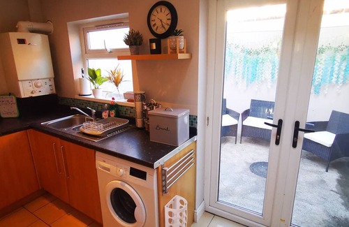 Belfast Casa | 2BR Cozy Duplex in Belfast