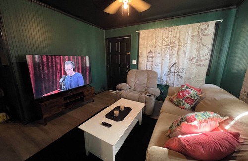Mayport Casa | 2BR Cozy Mayport Village Home FISHING/FERRY/RIVER