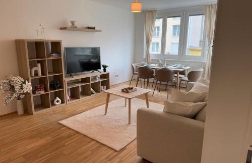 Floridsdorf Apartamento | 2BR, Danube, Central, U6 & S-Bahn - Axara Housing BRN 16