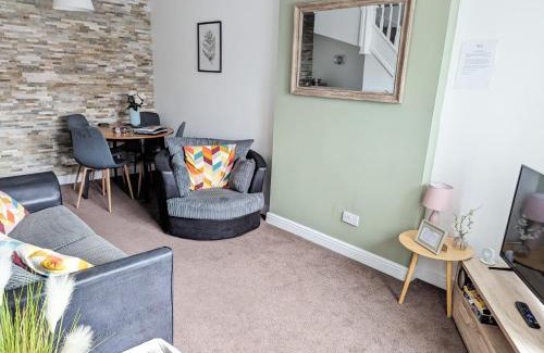 Rossington Casa | 2BR-Dean Hse-Fully Equipped-Dog Friendly-Parking-WiFi