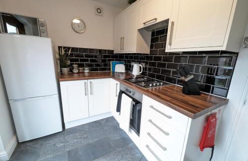Rossington Casa | 2BR-Dean Hse-Fully Equipped-Dog Friendly-Parking-WiFi