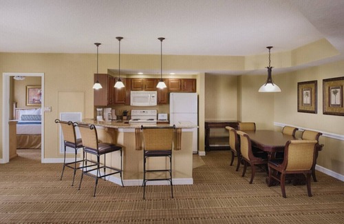 Lake Buena Vista Complejo | 2BR-Dlx Inside Disney Gates-5 Pools, 2 Lazy Rivers, SPLASH pad, Mini Golf & More