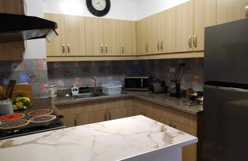 Bacoor City Condominio | 2Br DMCI Condo near Airport & MOA. FREE PARKING!!!