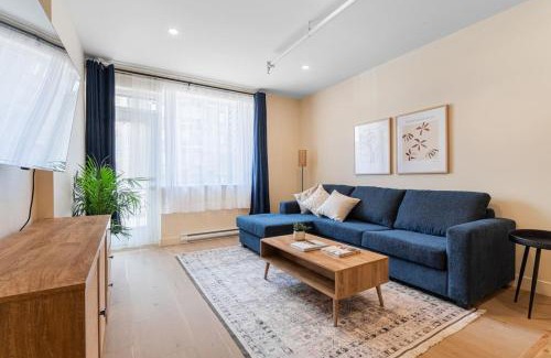 Gay Village Apartamento | 2BR Downtown Suite with Balcony