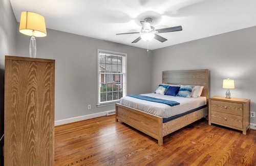 Charlotte Casa | 2BR Duplex Near From Uptown Charlotte