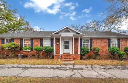 Charlotte Casa | 2BR Duplex Near From Uptown Charlotte