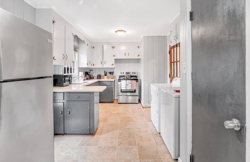 Charlotte Casa | 2BR Duplex -near Uptown Charlotte