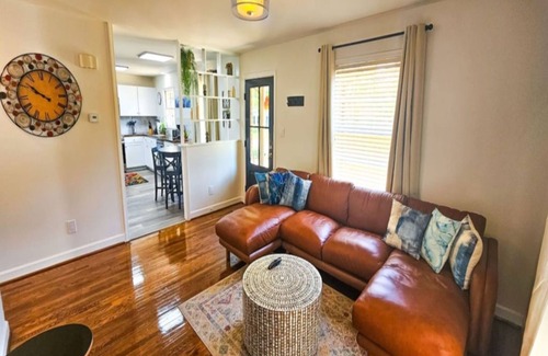 Executive Park Casa | 2BR Duplex with Massive 86in TV
