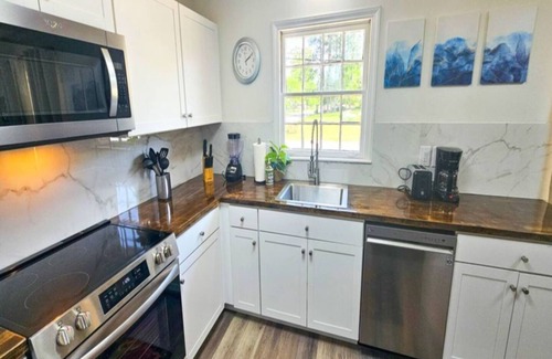Executive Park Casa | 2BR Duplex with Massive 86in TV