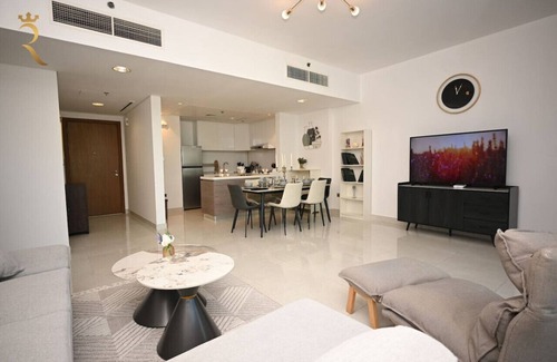 Al Bandar Apartamento | 2BR Enchanted Hideaway w/ Pool & Gym – Al Raha