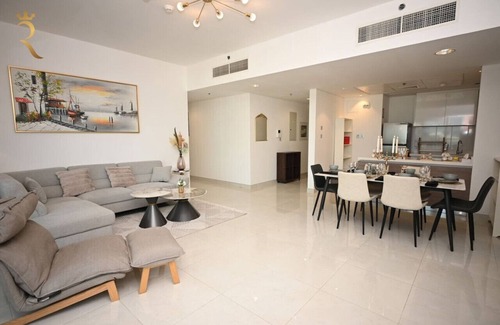 Al Bandar Apartamento | 2BR Enchanted Hideaway w/ Pool & Gym – Al Raha