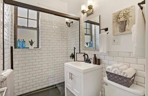 West Lakeview Apartamento | 2BR Enticing Apt in Chicago near Restaurants - Belmont A2 A4 rep