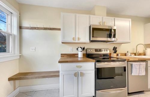 Des Moines Casa | 2br Family Charmer Duplex Near Drake