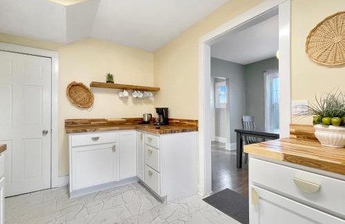 Des Moines Casa | 2br Family Charmer Duplex Near Drake