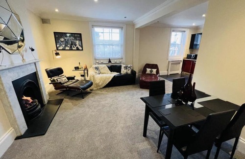 Abbey Road Apartamento | 2BR Flat in Townhouse on Historic Abbey Road with Free Parking BEST LOCATION St John's Wood