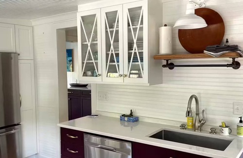 Folly Beach Cabaña | 2BR Folly Cottage 1-block from the beach!