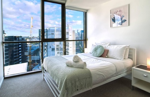 Newstead Apartamento | 2BR Food & Drink Hub ★ Gimnasio ★ Piscina ★ Vistas ★ Azotea