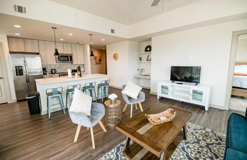 Third Ward Apartamento | 2BR Fully Furnished Apartment Uptown - BOA Stadium apts