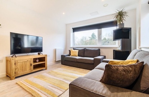 Welwyn Garden City Apartamento | 2BR Furnished l Parking l Wi-Fi