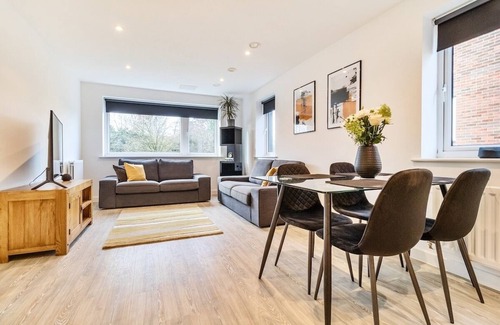 Welwyn Garden City Apartamento | 2BR Furnished l Parking l Wi-Fi