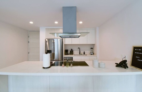 El Tezal Apartamento | 2BR Gem: City & Beach