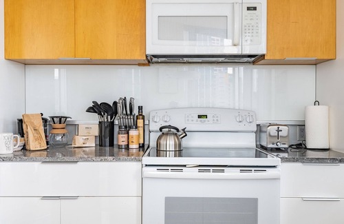 West Bellevue Apartamento | Sophari's 2BR Heart of Bellevue