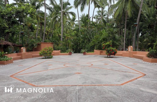 Zona hotelera Villa | 2br handwritten Suite oceanfront in Puerto Vallarta, Los Tules Condominium.