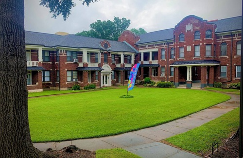 Central Gardens Apartamento | 2br Hideaway: 2 mi from Beale St & Overton Square!