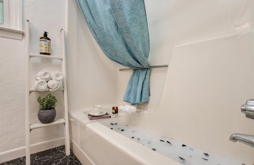 Boiling Springs Casa | 2br Home -Firepit- Play Areas
