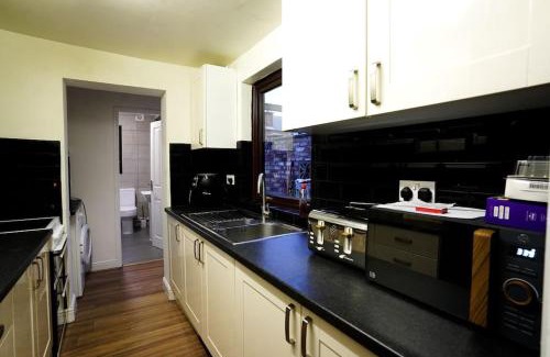 Ipswich Casa | 2BR Home W/en-suite toilet, Town Centre Ipswich.