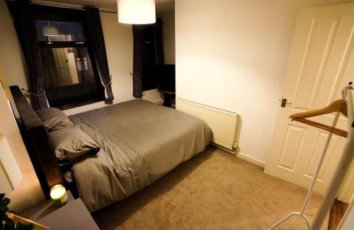 Ipswich Casa | 2BR Home W/en-suite toilet, Town Centre Ipswich.