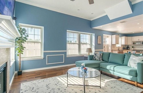 Euless Casa | 2BR Home with Backyard! Free Parking!