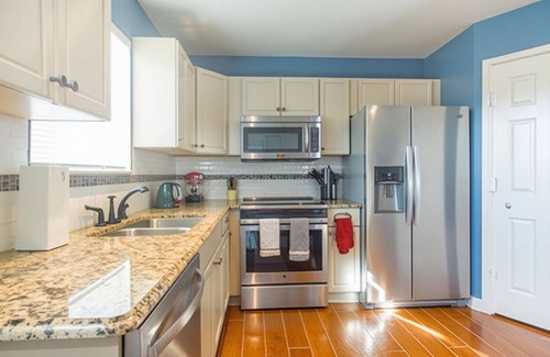 Euless Casa | 2BR Home with Backyard! Free Parking!